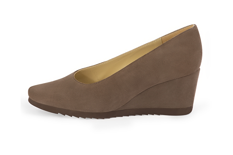 French elegance and refinement for these chocolate brown dress pumps, with a round neckline, 
                available in many subtle leather and colour combinations. This pretty wedge heel pump will be perfect for "everyday".
To be personalized with your materials and colors.   
                Matching clutches for parties, ceremonies and weddings.   
                You can customize these shoes to perfectly match your tastes or needs, and have a unique model.  
                Choice of leathers, colours, knots and heels. 
                Wide range of materials and shades carefully chosen.  
                Rich collection of flat, low, mid and high heels.  
                Small and large shoe sizes - Florence KOOIJMAN